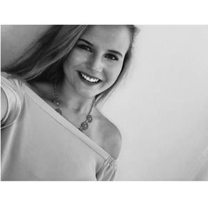 Meet your Posher, Alexis